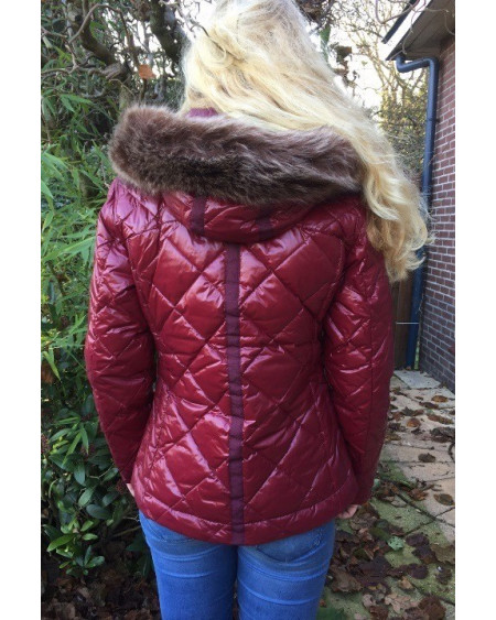 Busse jack Melody Down, Wijnrood